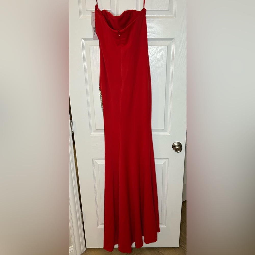 NWT JOVANI Strapless RED GOWN WITH EMBELLISHED FRINGE SLIT DRESS  2, 4 - Picture 5 of 8